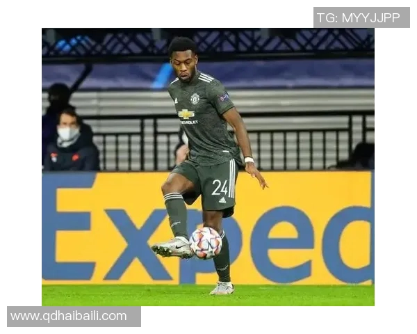 曼联发出警告:卢克肖担任左翼卫伤病风险升高,俱乐部建议重新调整位置 曼联发出警告:卢克肖担任左翼卫伤病风险升高,俱乐部建议重新调整位置